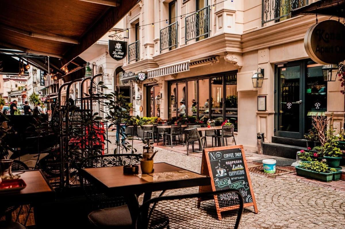 Gca Apart Victoriei Boekarest Buitenkant foto